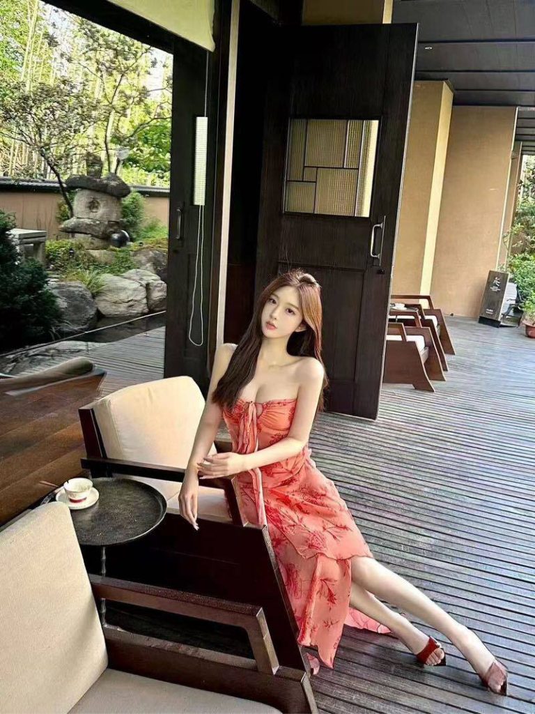 性感粉嫩蜜桃臀身材尤物妹妹-69俱乐部