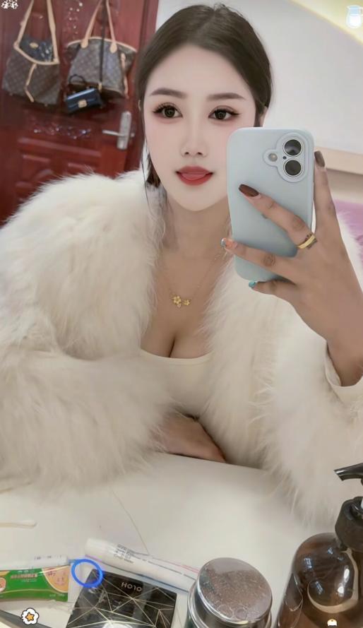 出击一个小美人，摄人心魂-69俱乐部