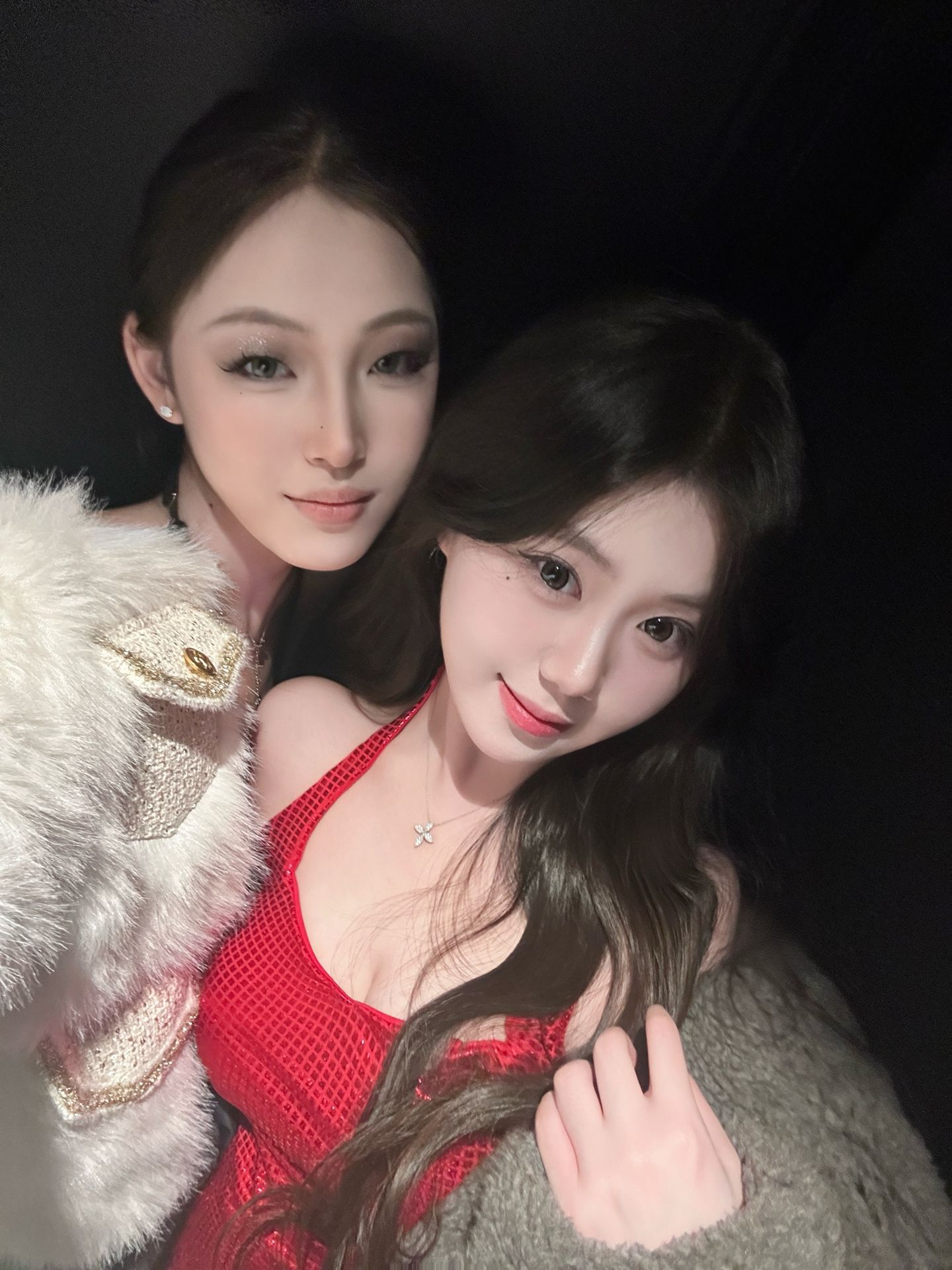 跨年炮贡献2枚嫩鸡玩双飞-69俱乐部