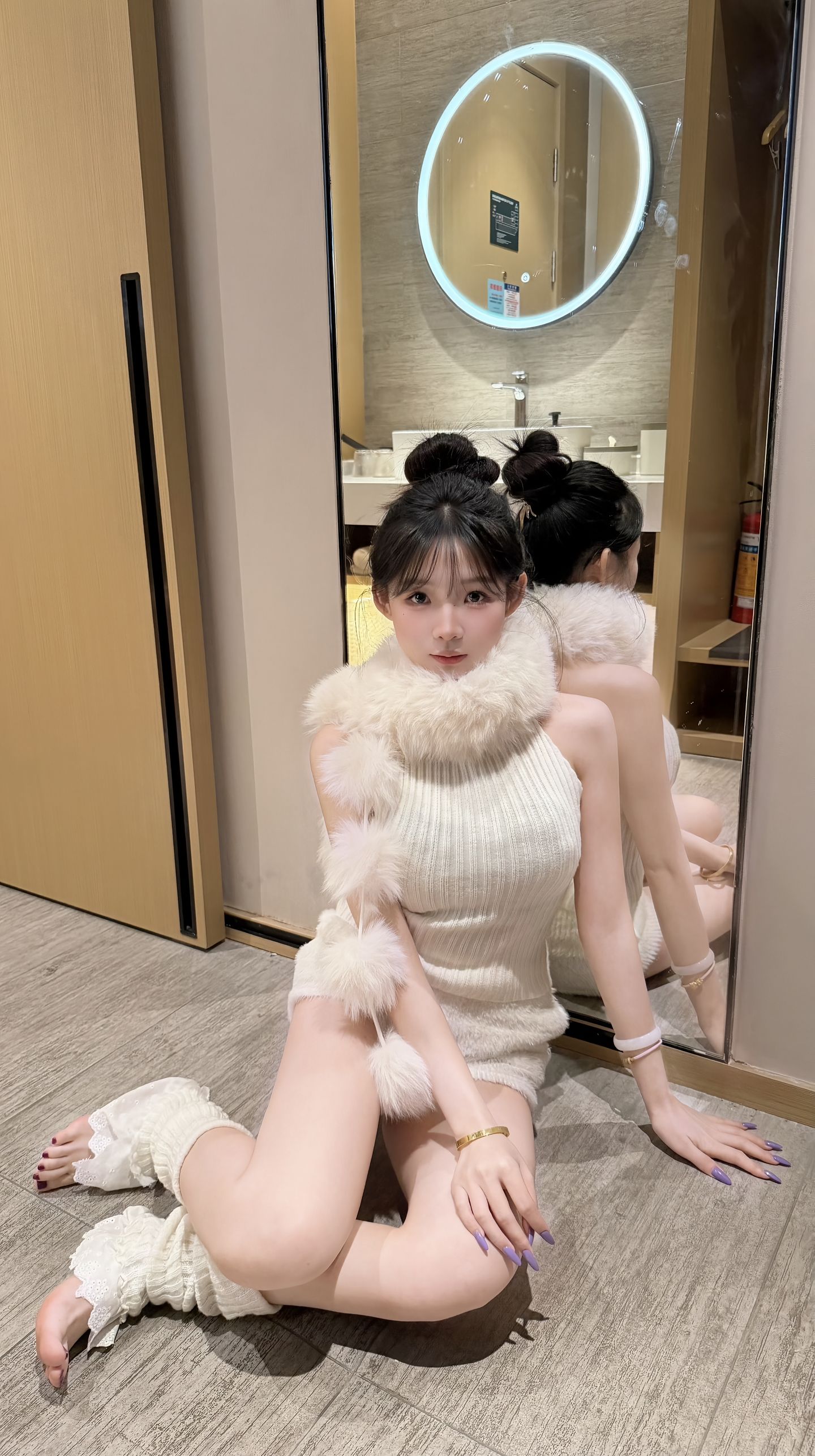 刚出道小嫩女在湖里开课-69俱乐部