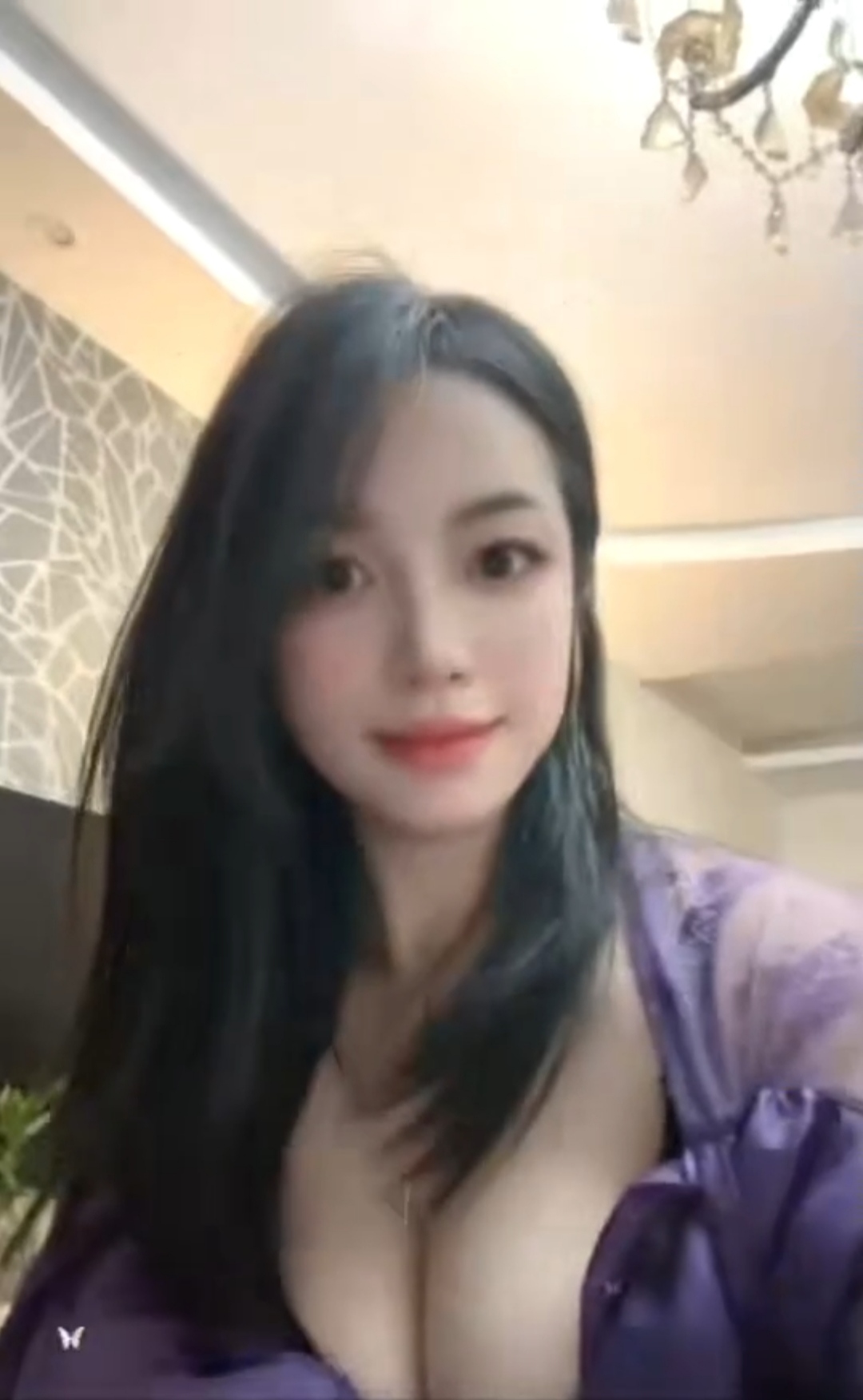 大胸温柔美女-69俱乐部