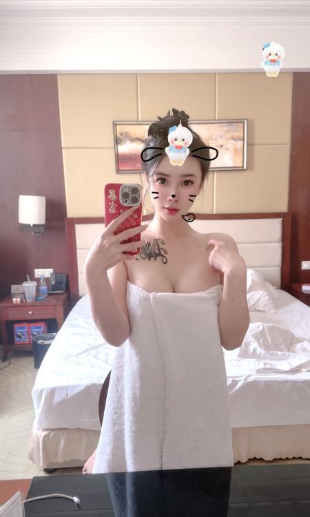 惠城舌吻反差尤物-69俱乐部