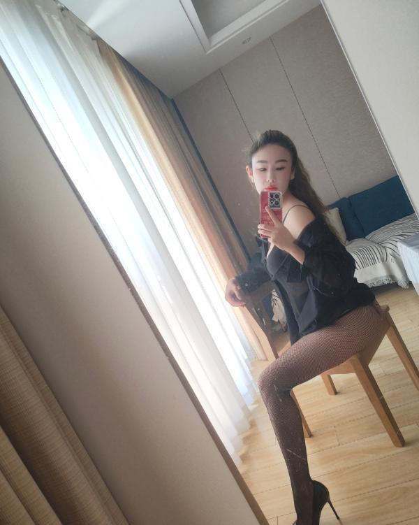 昆山性感服务系少妇-69俱乐部