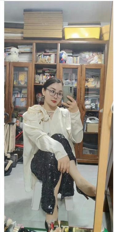 服务美女灿灿-69俱乐部