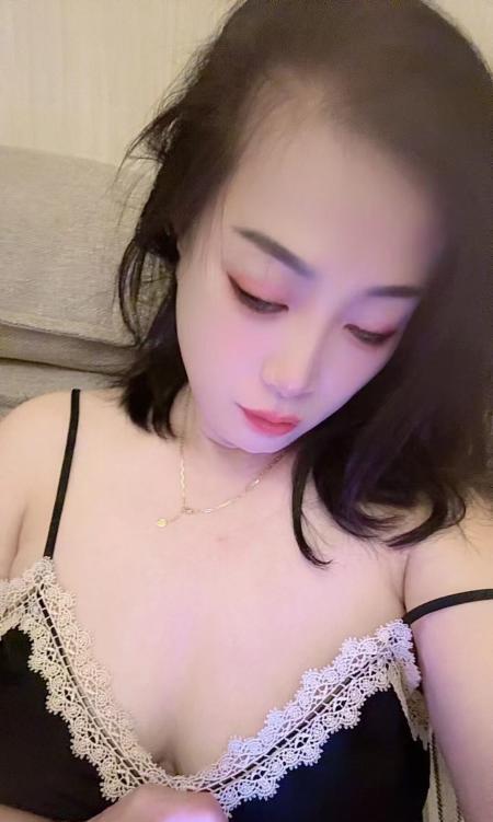 黑丝制服大胸安娜-69俱乐部