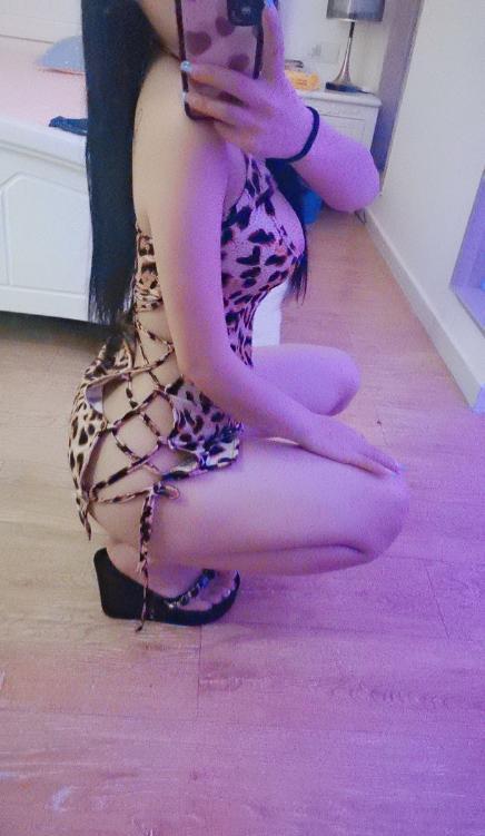 武侯风骚制服少妇雅雅-69俱乐部