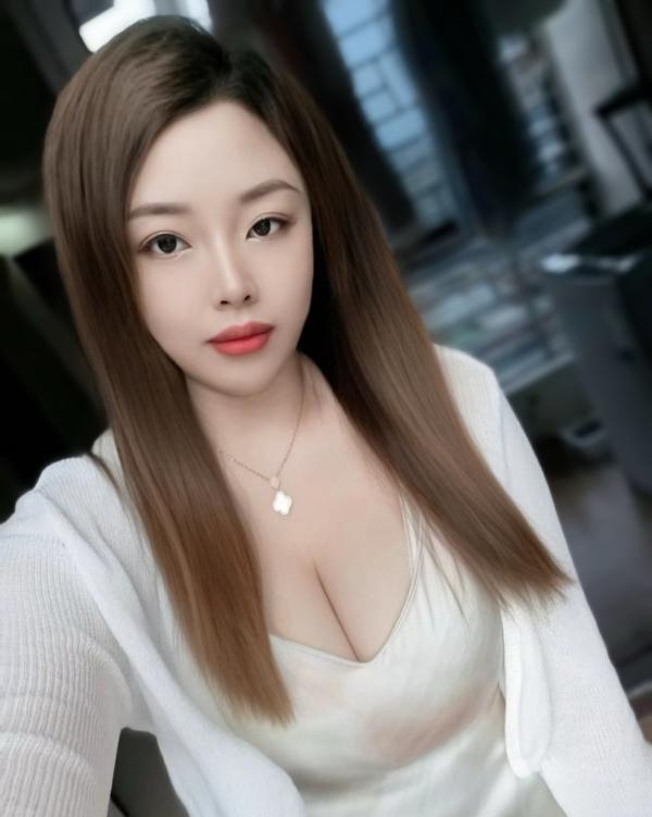 童颜巨乳小丽-69俱乐部