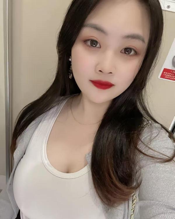 丰满的妞妞-69俱乐部