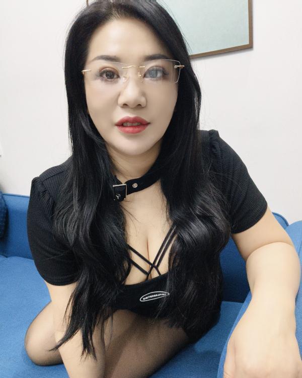 萧山美臀蕾蕾-69俱乐部