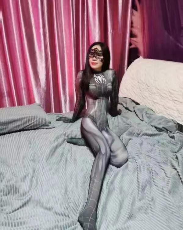 瑜伽教练变身蜘蛛侠-69俱乐部