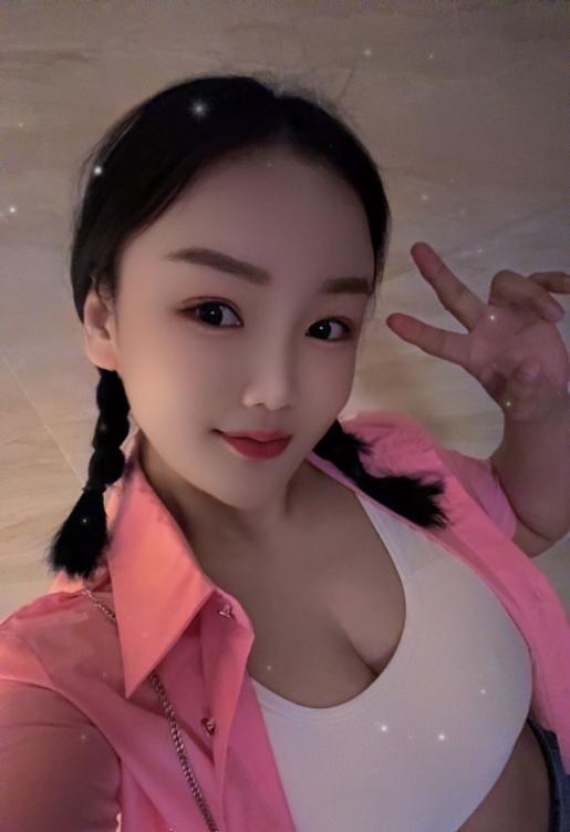 俏皮性感小护士-69俱乐部