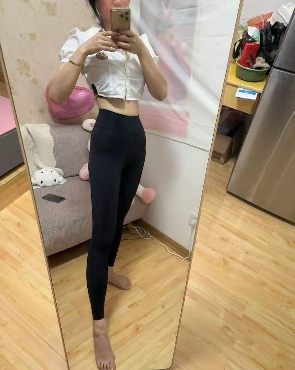 瑜伽一字马-69俱乐部