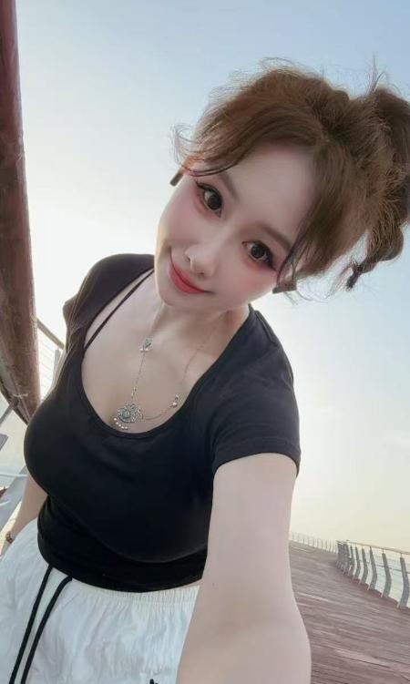 肤白胸大骚妇-69俱乐部