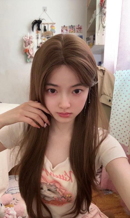 性感甜美李哈哈-69俱乐部