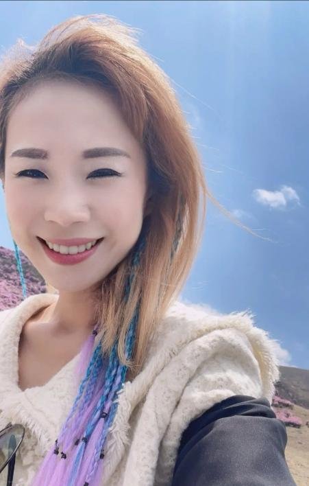 热烈娇小女-69俱乐部