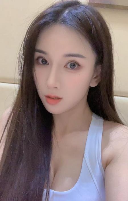 丰满翘臀薇薇-69俱乐部