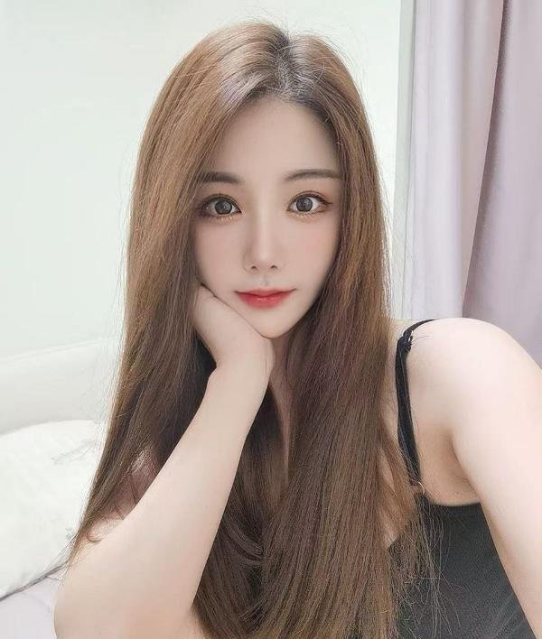 前凸后翘美乳绾绾-69俱乐部