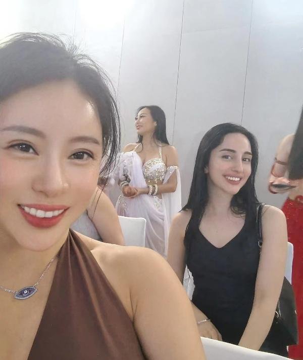 爱健身跳舞的静安骚妇-69俱乐部