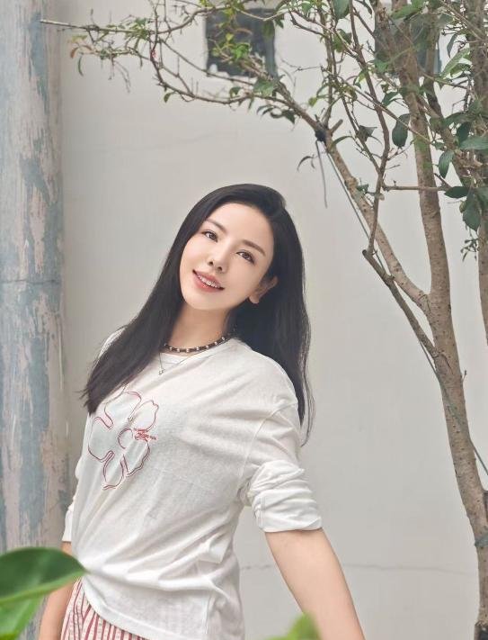 广州肥臀轻熟小鱼-69俱乐部