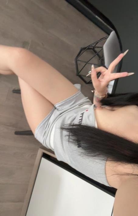 下火尤物恩雅-69俱乐部