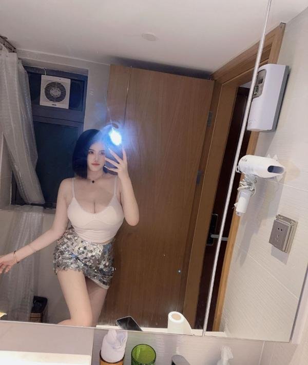 大胸甜美短发嫩妹珂珂-69俱乐部