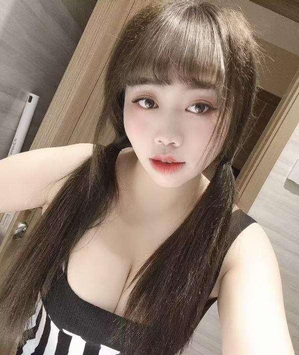 大奶子小姐姐樱桃-69俱乐部