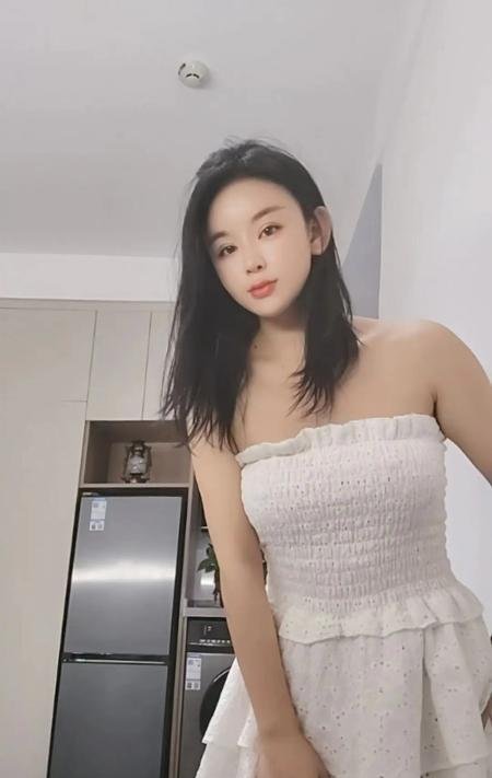 又纯又欲的中项小骚货-69俱乐部