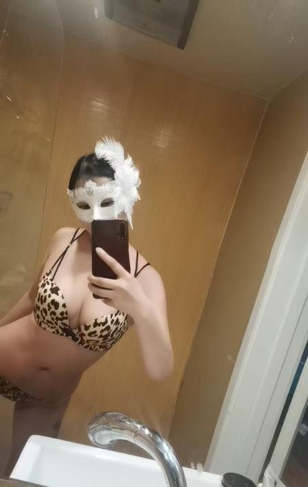 百家湖欲女菲菲-69俱乐部