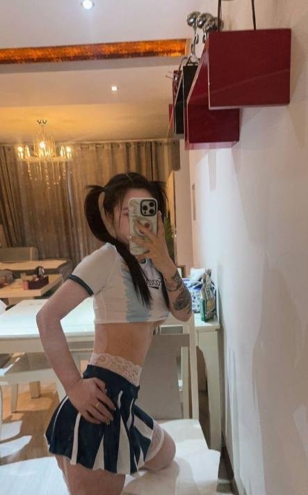 丝袜制服西西-69俱乐部