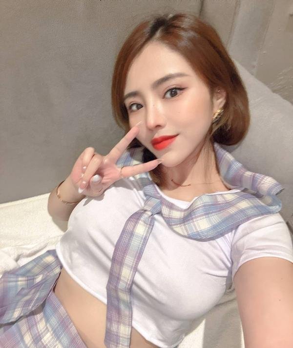 娇小玲珑颜值玲奈-69俱乐部