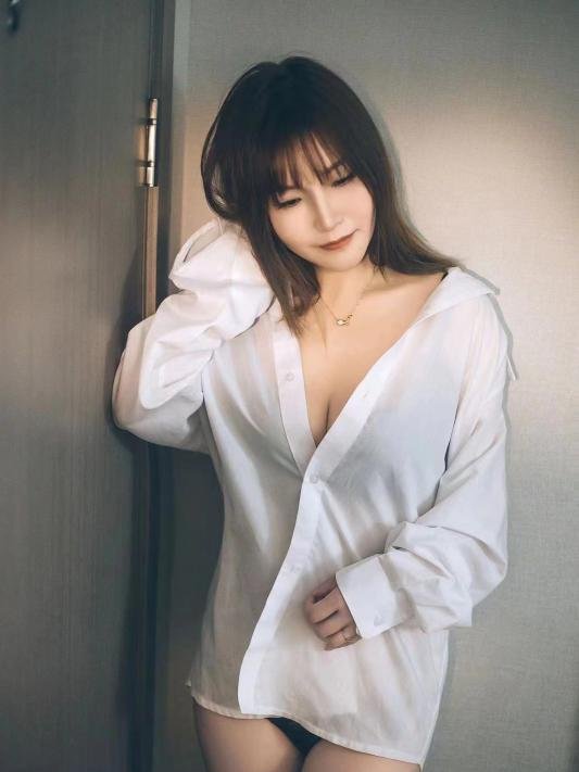 妍妍在六合-69俱乐部