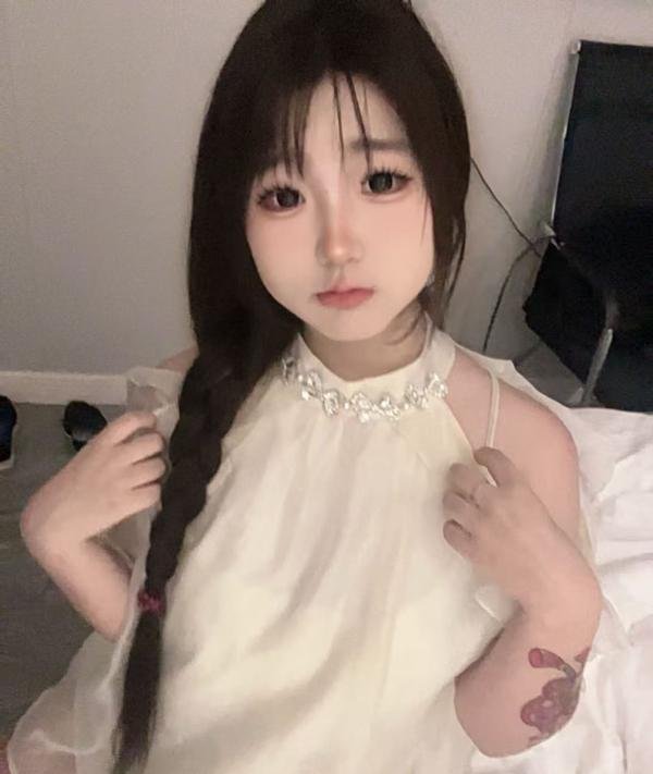 wt三点粉白虎嫩妹-69俱乐部