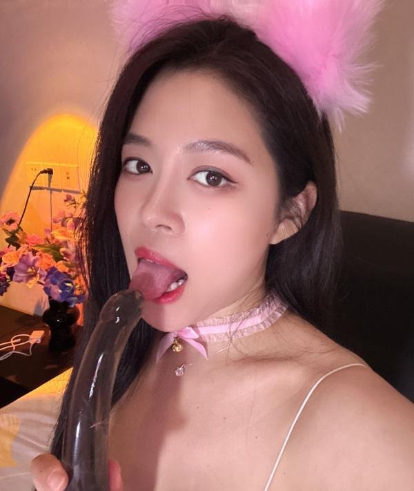 倒立玩水功夫女神-69俱乐部