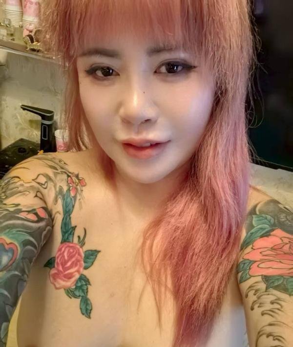 南阳纹身大奶瓶-69俱乐部