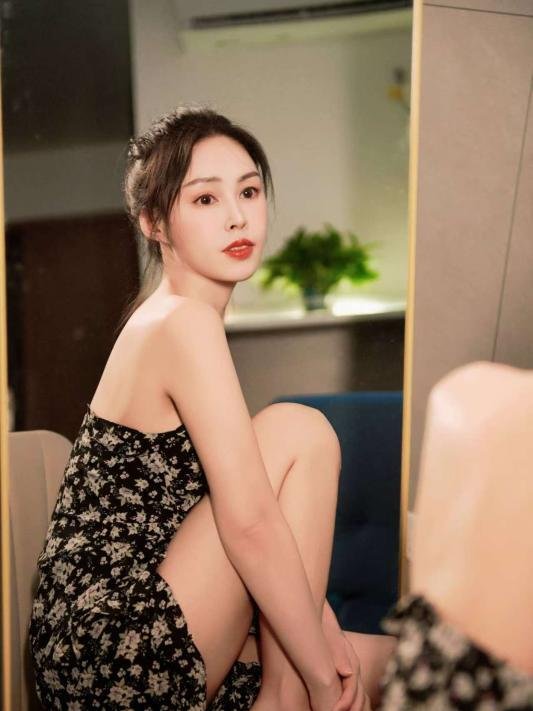 上城区反差御姐糖琳-69俱乐部