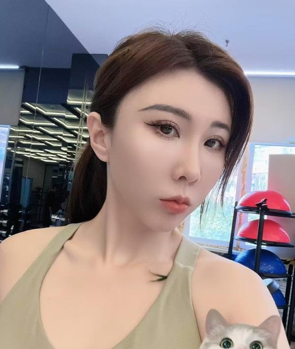 爱健身的美少妇-69俱乐部