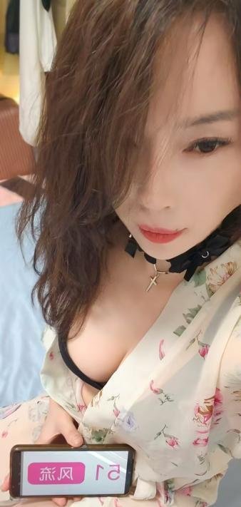 大石坝潮喷御姐小梦-69俱乐部