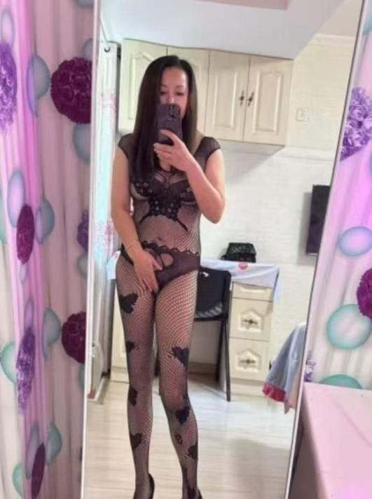 栖霞性感少妇-69俱乐部