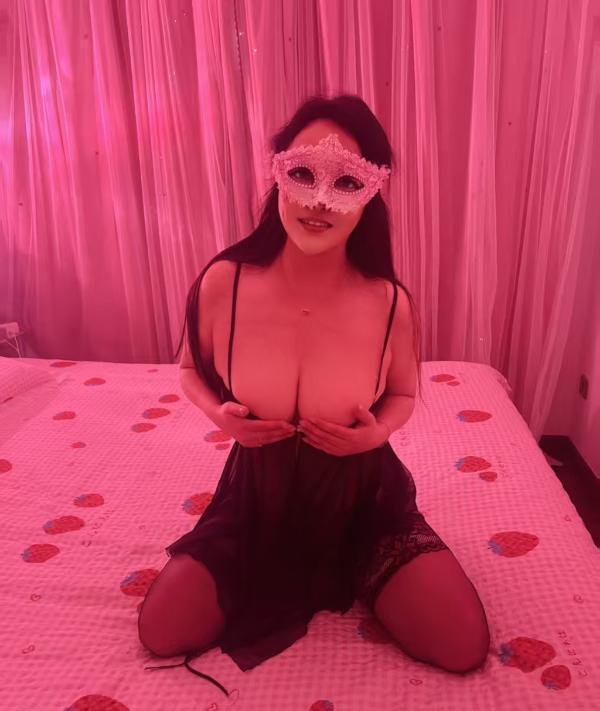 武汉武昌杨家湾骚少妇-69俱乐部