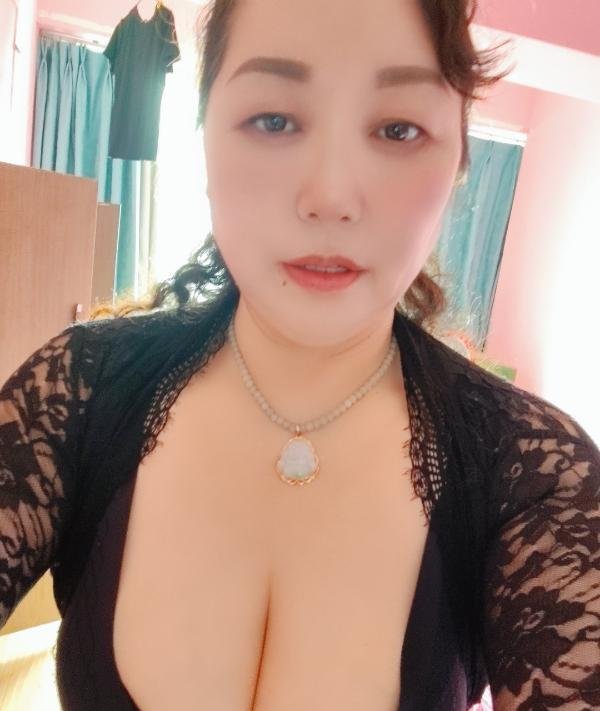 特大胸泻火少妇-69俱乐部