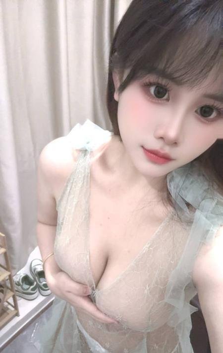 拱墅肤白大胸器咪咪-69俱乐部