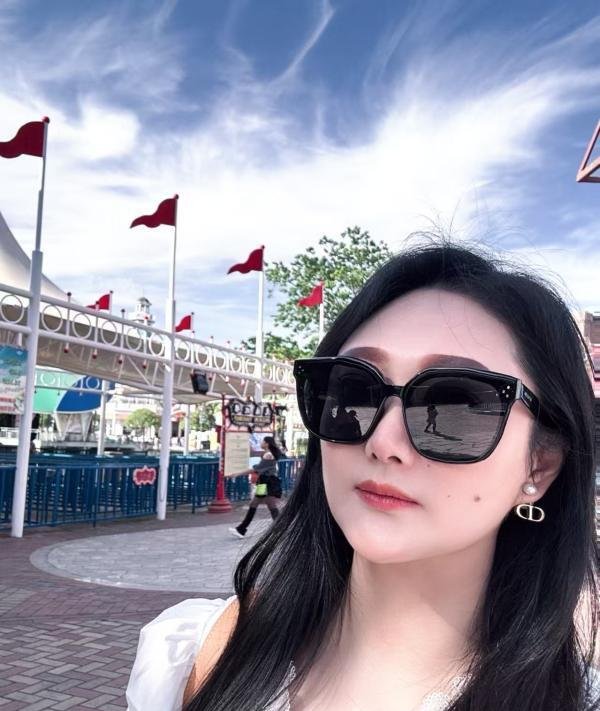 服务很好的小姐姐-69俱乐部