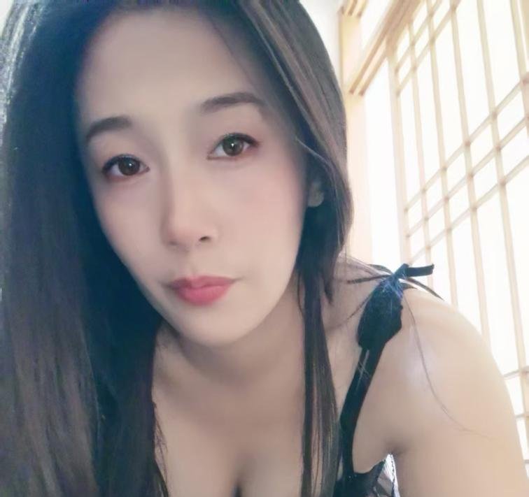 骚气胸大臀大会动夹麻-69俱乐部