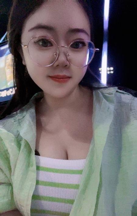 服务系真大F胸琦琦-69俱乐部