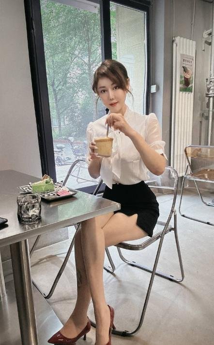 S型性感身材长腿老师-69俱乐部