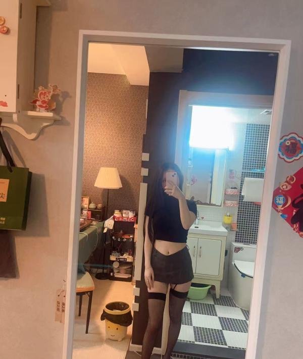 肤白高挑长腿颜值妹子-69俱乐部