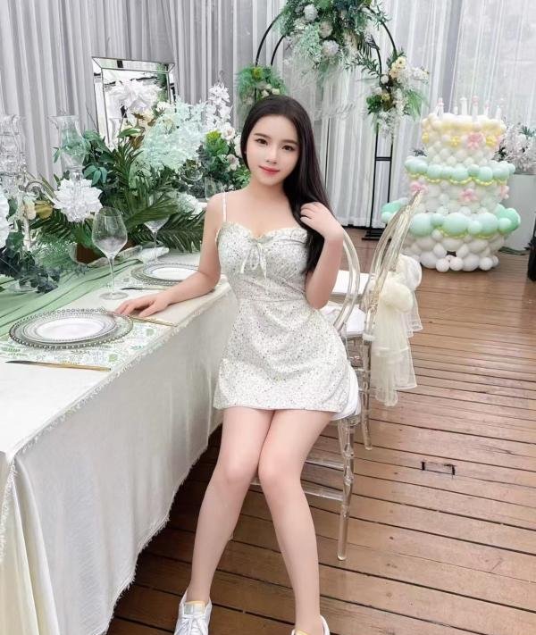 花边岭小御姐骚可-69俱乐部