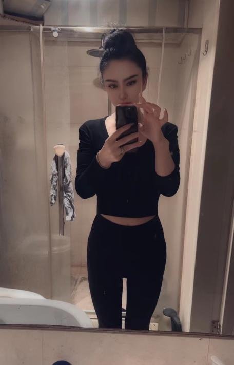 美艳长腿少妇-69俱乐部