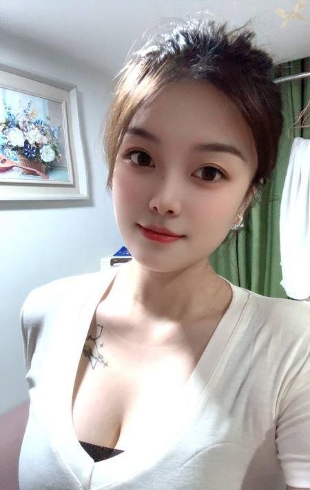 罗湖猛插水床御姐-69俱乐部