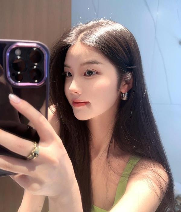 甜美可爱大胸妹子-69俱乐部